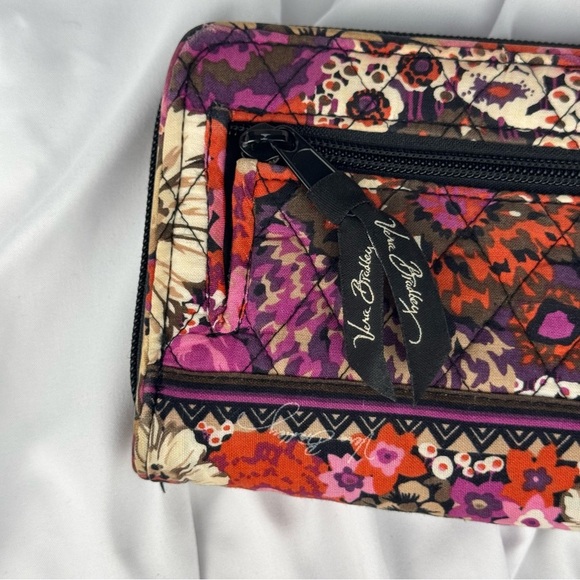 Vera Bradley Turn Lock - Zip around Wallet - RoseWood - Good Condition - Picture 15 of 16